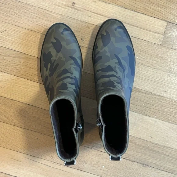 Lucky Brand Chelsea Rain Boots in Camo - Picture 2 of 7